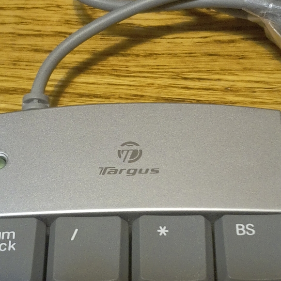 Targus Silver USB Numeric Keypad - Picture 4 of 5